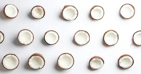 Coconut pattern on white background, top view Stockfoto's