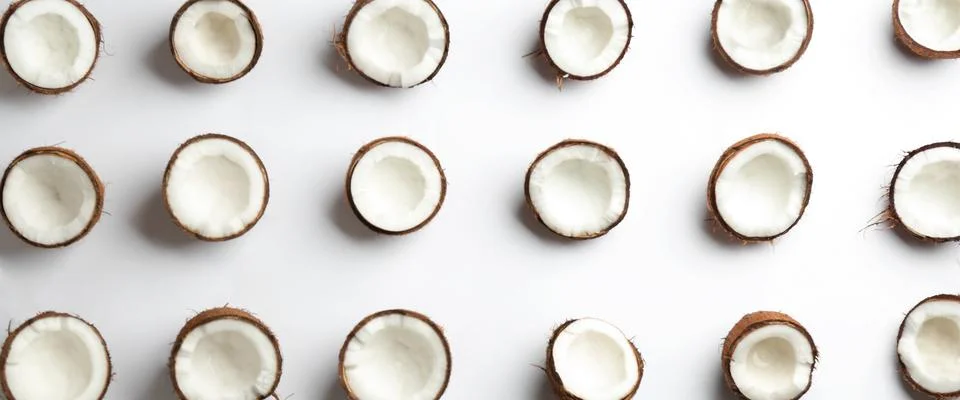 Coconut pattern on white background, top view Foto stock
