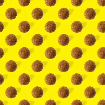 Coconut Seamless pattern. Tropical abstract background with isolated Coconut on Foto stock