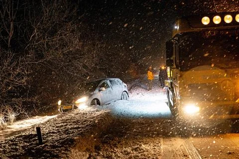 Code orange warning amidst heavy snowfall in northern Netherlands, Grou - 09 Jan Stock-Fotos