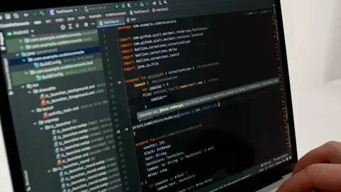 Coding on the screen, HTML encoding and programming on a laptop screen Vidéo 170740875