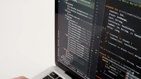 Coding on the screen, HTML encoding and programming on a laptop screen Vidéo 196981569