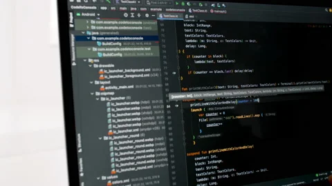 Coding on the screen, HTML encoding and programming on a laptop screen Vidéo 221838958