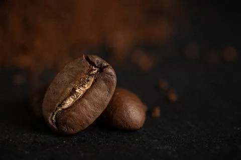 Coffee bean close-up dark background Foto stock