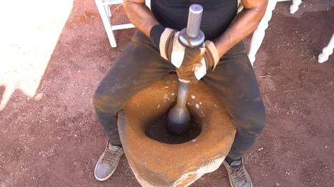 Coffee Bean Grind Mortar And Pestle Vidéo 105810180