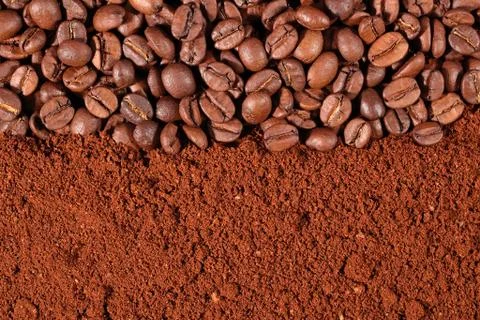 Coffee beans and ground texture Stockfoto's