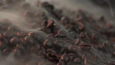 Coffee beans are roasted smoke comes from coffee beans. Vidéo 187494867