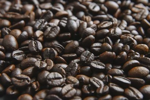 Coffee beans background. Brown roasted coffee beans. Closeup shot of coffee.. 스톡 사진