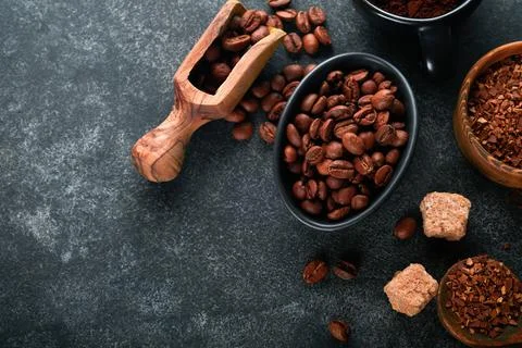 Coffee beans background. Roasted coffee concept with differents types of bean 스톡 사진