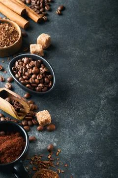 Coffee beans background. Roasted coffee concept with differents types of bean 스톡 사진