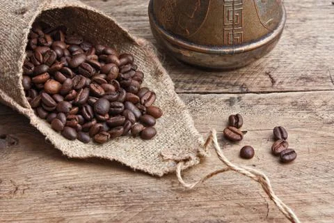 Coffee beans in a bag Foto stock