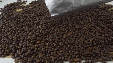 Coffee beans close-up. Fried grains Video stock 116599111