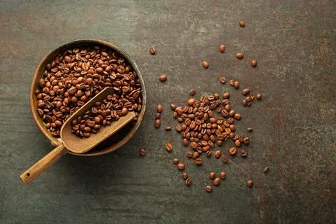 Coffee beans on dark background Stockfoto's
