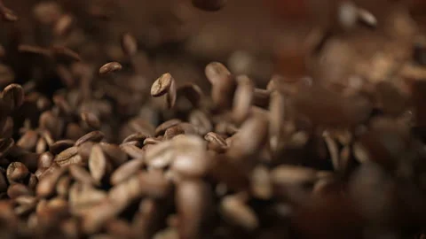 Coffee beans exploding in slow motion 4K 库存影片 164089704