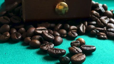 The coffee beans in its grinder Video stock 134337698