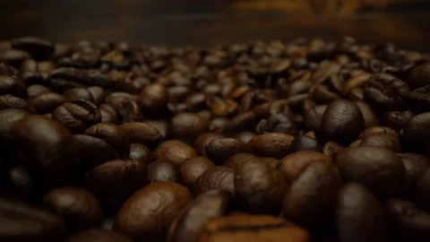 Coffee beans macro. Coffee beans close-up 4K. Vidéo 151091337
