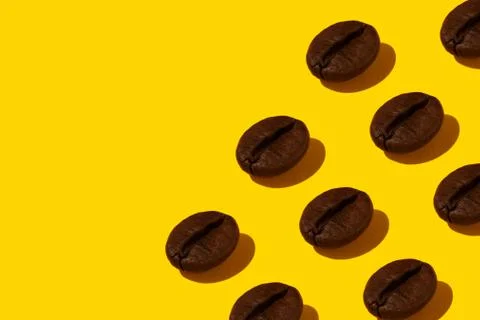 Coffee beans on an orange background. Foto stock