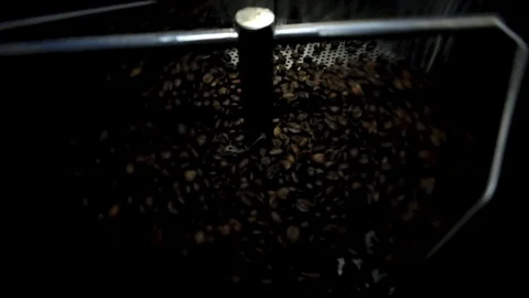 Coffee beans roasting machine 動画素材 106165865