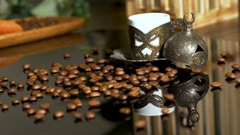 Coffee beans in slow motion 4K Vídeos de archivo 128616673