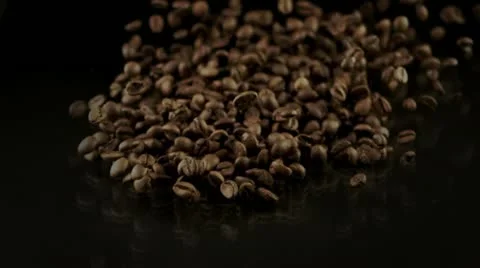 Coffee beans slow motion Video stock 12561322