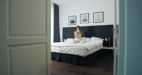 Coffee in the Bed 動画素材 109039749