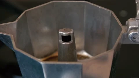 Coffee boils in a geyser coffee maker Video stock 196129524