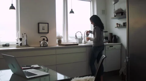Coffee break from work Video stock 53087569