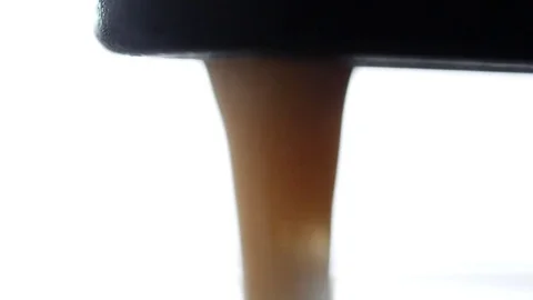 Coffee coming out Vídeo Stock 82008805