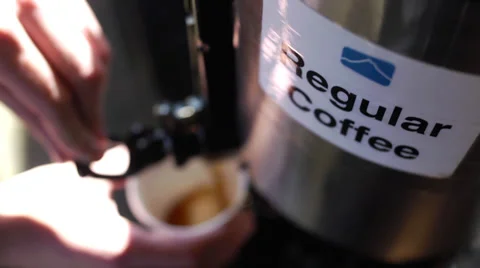 Coffee Cup being filled Video stock 29665164
