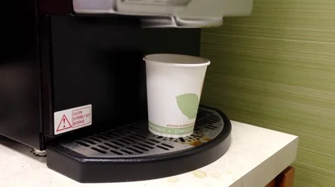 Coffee cup being filled Video stock 49152341