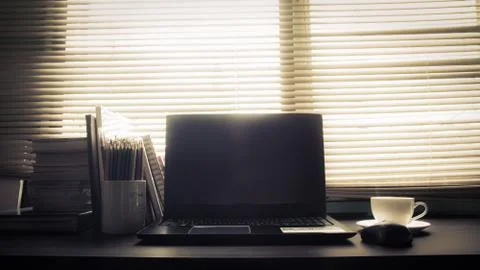 Coffee cup is located by the window Foto stock