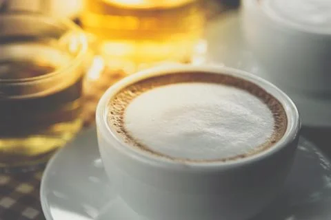Coffee in cup on table with tea at coffee shop Stock-Fotos