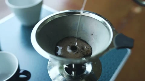 Coffee drip in the camper stainless dripper Vídeo Stock 141858270