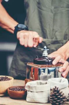 Coffee drip, coffee filter process, vintage filter image Foto stock