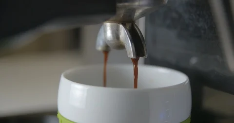 Coffee espresso machine close up slowmotion, 4K DCI PRORES HQ 스톡 동영상 94980623