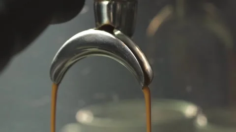 Coffee espresso preparation Vídeos de archivo 67903389