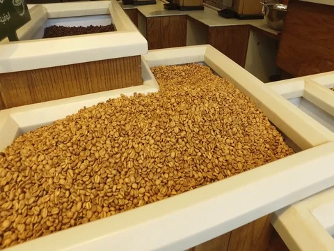 Coffee is green, black, fried and slightly fried. In the shop Stock Footage 80578038