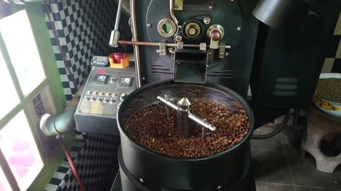 Coffee grinding process 스톡 동영상 293170821