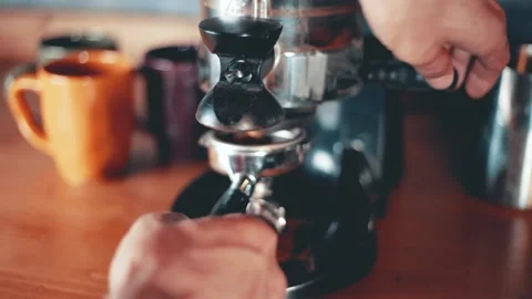 Coffee machine, barista preparing coffee in cafe. The process of roasting  库存影片 162878446