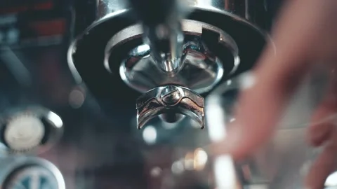 Coffee machine, barista preparing coffee in cafe. The process of roasting  库存影片 162878892