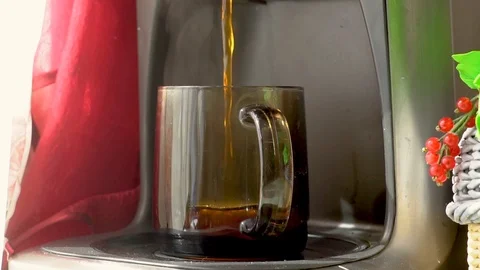 Coffee machine pours into a mug Video stock 88127259