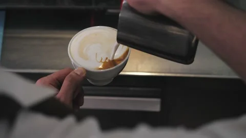 Coffee maker make coffee in a coffee machine Vídeo Stock 221232646