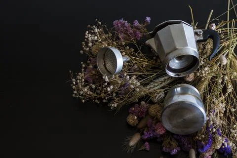 Coffee making concept. Ingredients for making moka coffee. Moka pot with coff Foto stock