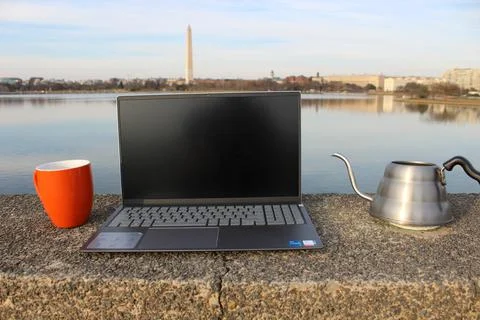 Coffee Mug Kettle Computer Washington Monument West Potomac Fotos Stock