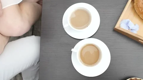 Coffee mugs on table. Video stock 195154123