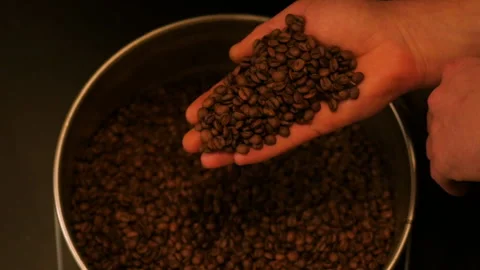 Coffee Roasting - Beans - Finished - Slow-Motion 스톡 동영상 152270844