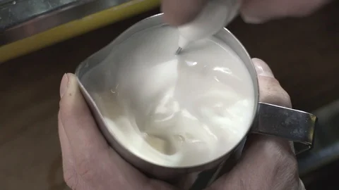 Coffee shop, coffee making Stock-Footage 101615027