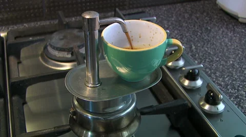 Coffee from single cup coffee percolator Video stock 1071086