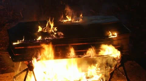 Coffin burns at night Vídeos de archivo 12332473
