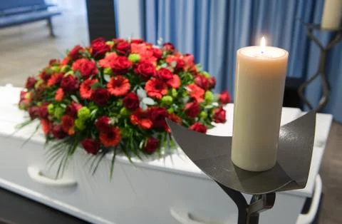 Coffin in morque Foto stock